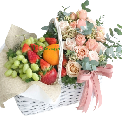 Корзина с фруктами и розами «Палитра радости»